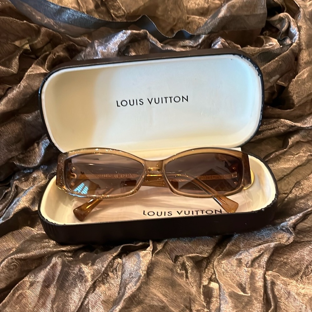 Authentic LV sunglasses! Light brown Smokey color with gold accents. One owner.